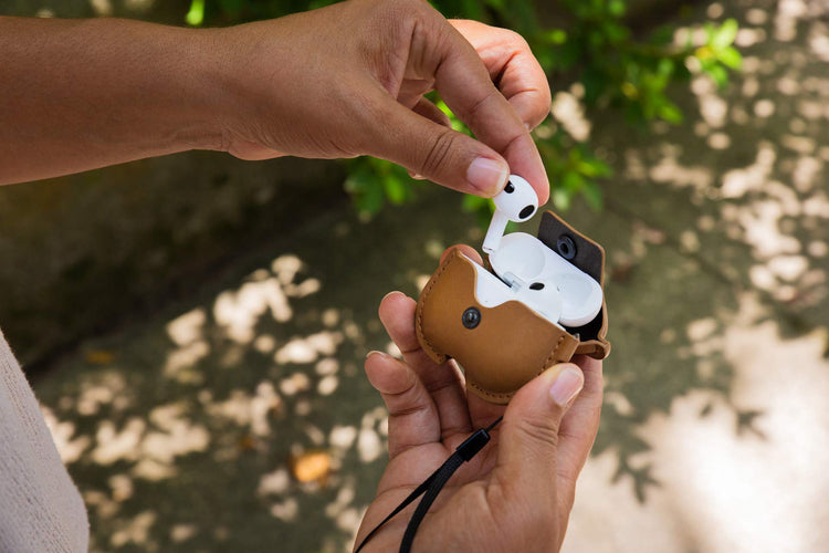 9-AirSnap-AirPods-Gen3-LS-3