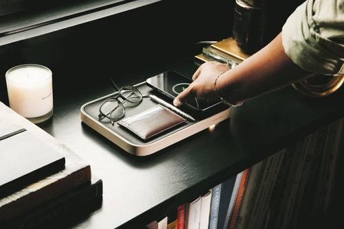 How Phone Placement Affects Focus and Flow