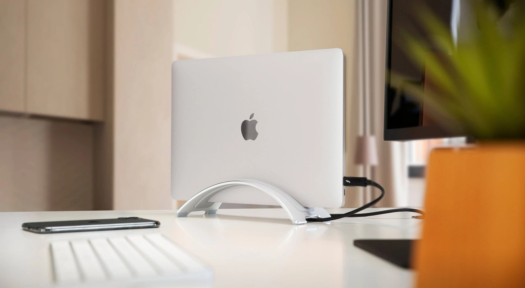 BookArc | Vertical Desktop Stand for Macbook