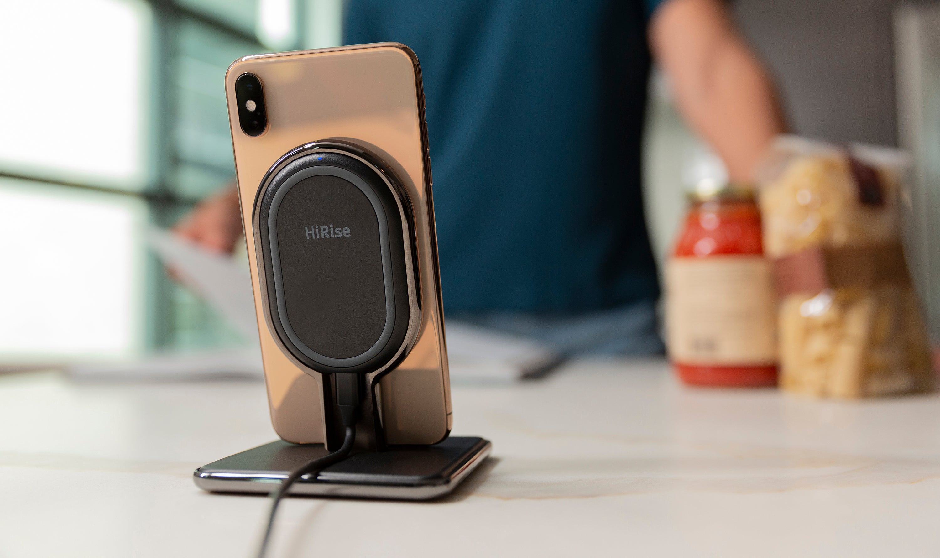 Twelve South HiRise 3 Wireless Charging Stand blank