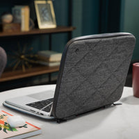 12s_SuitCase_MacBook_22_OnRollover