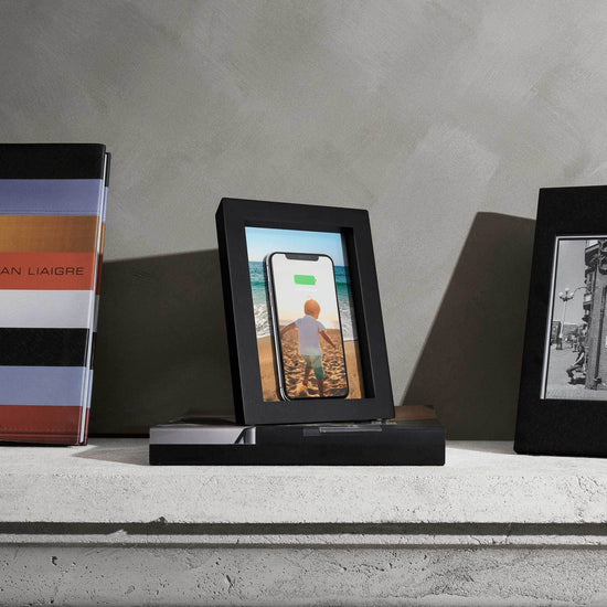 PowerPic, Wireless charging picture frame - Twelve South